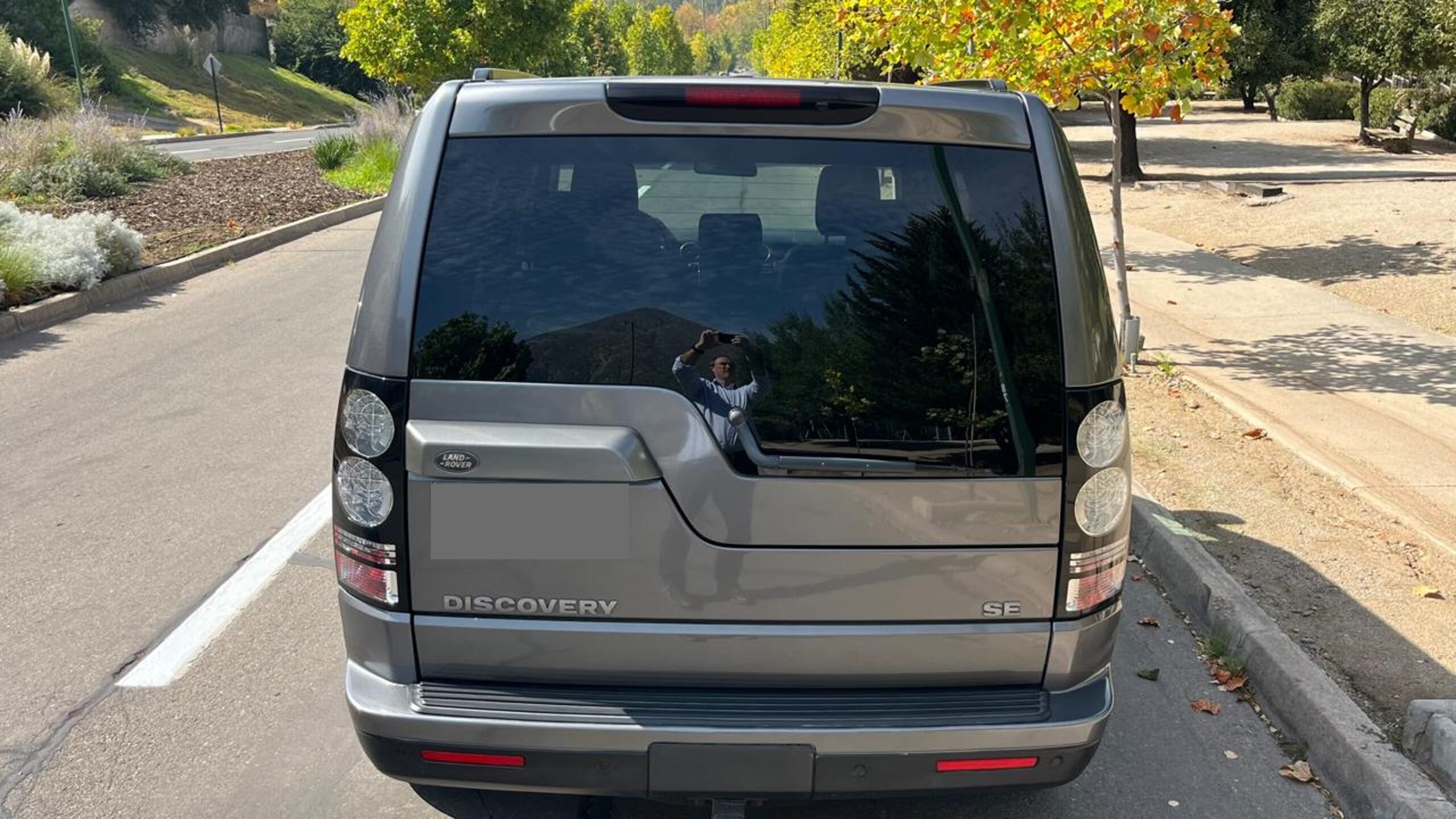 
								2015 Discovery 3.0D SE Auto 4WD full									