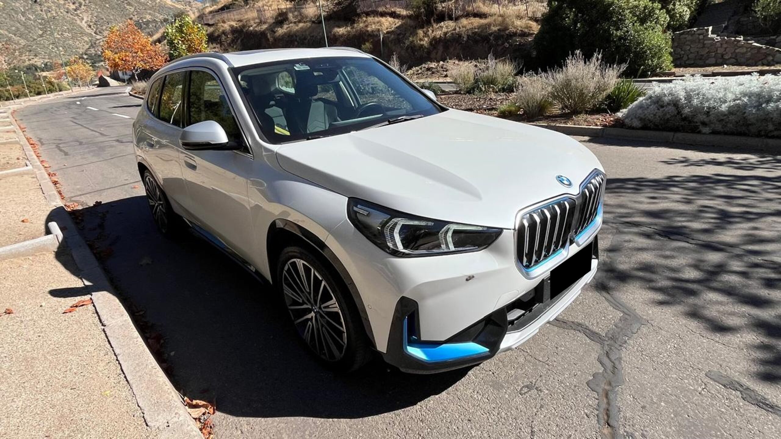 
								2023 Ix1 BEV XDRIVE 30 A X-Line full									