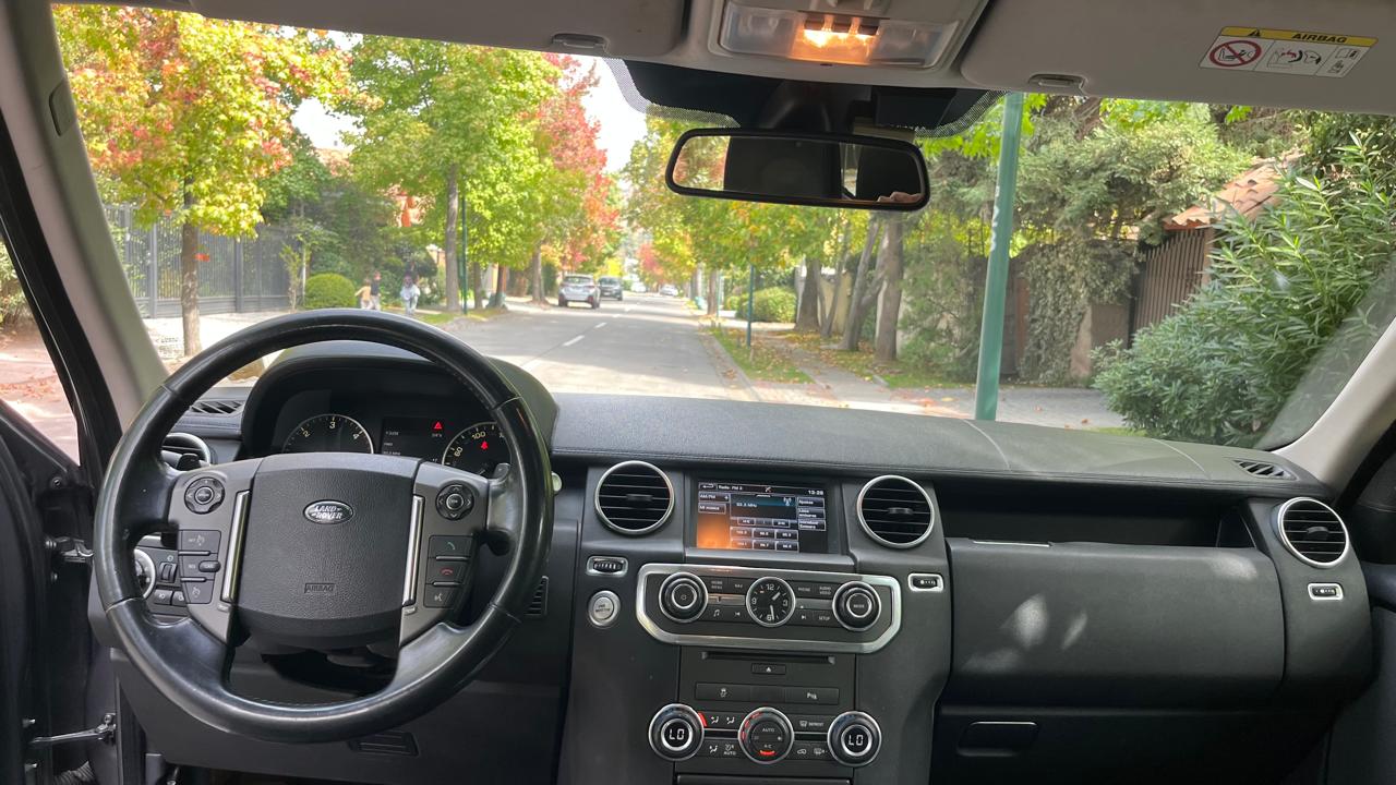 
								2015 Discovery 3.0D SE Auto 4WD full									
